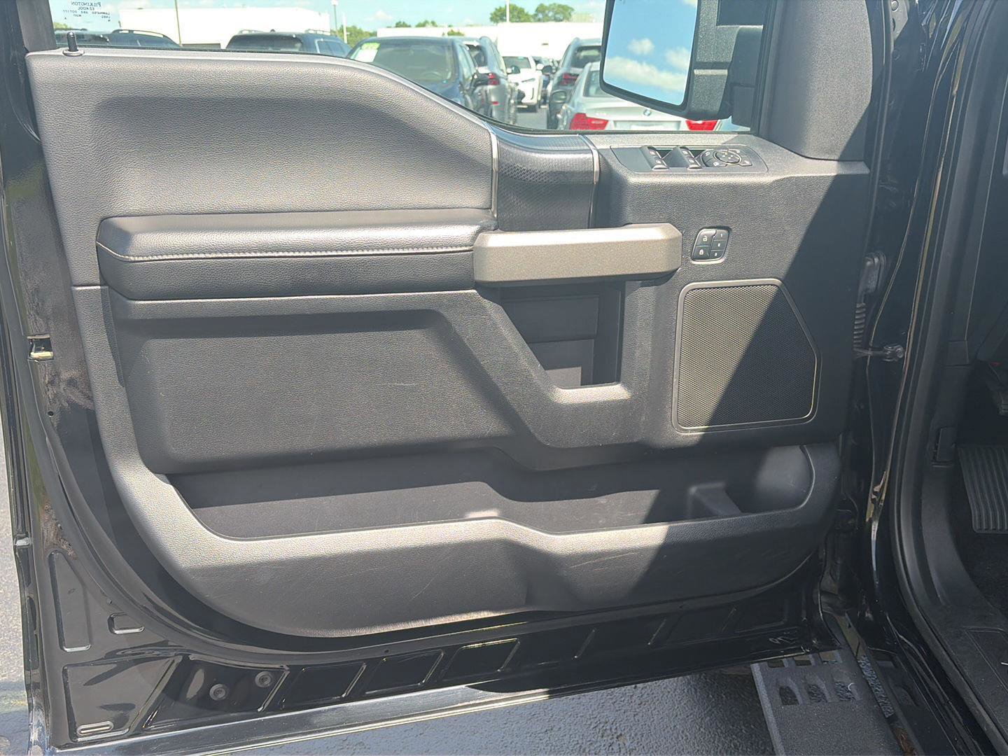 Used 2018 Ford F150 Raptor w/ Equipment Group 802A Luxury image 9