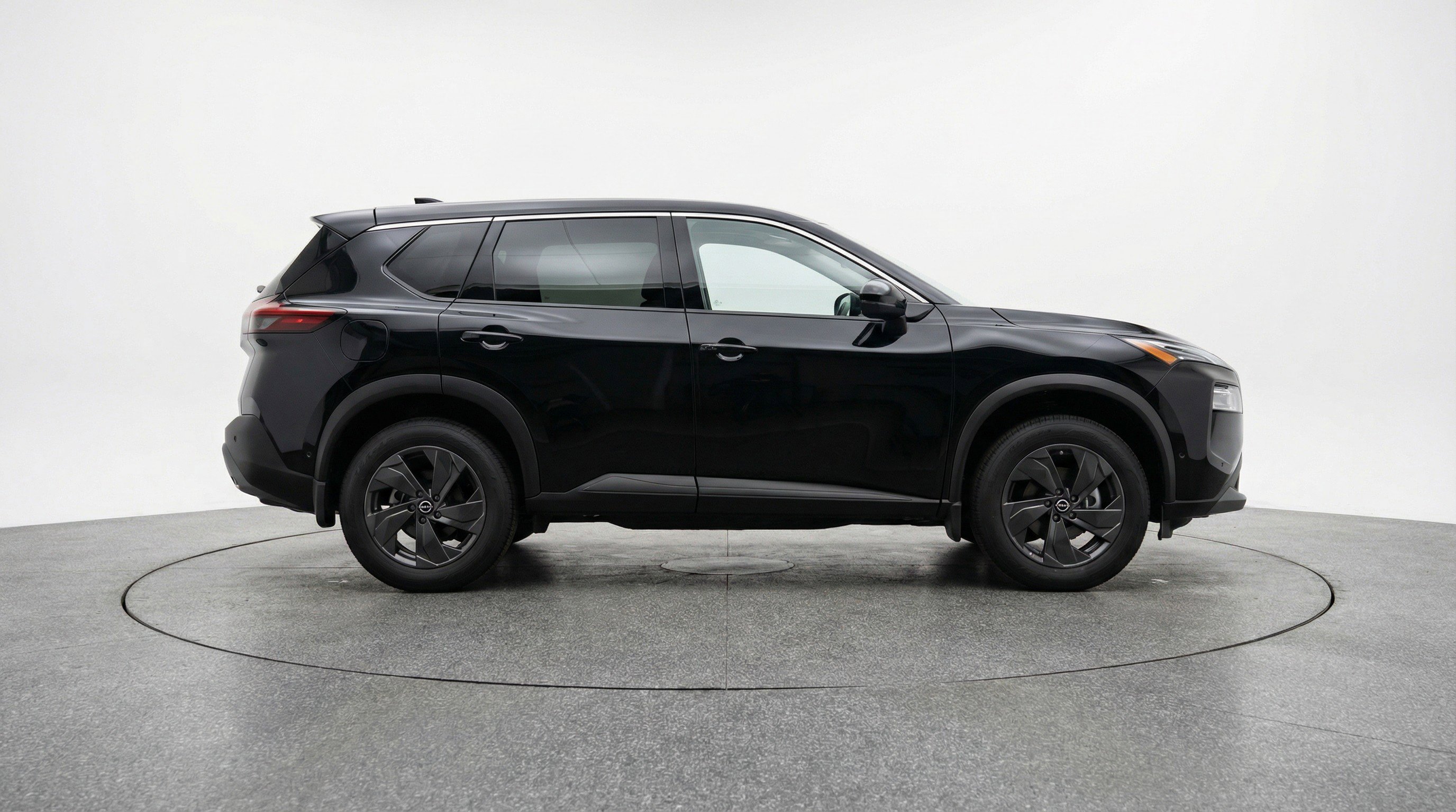 Used 2025 Nissan Rogue SV image 11