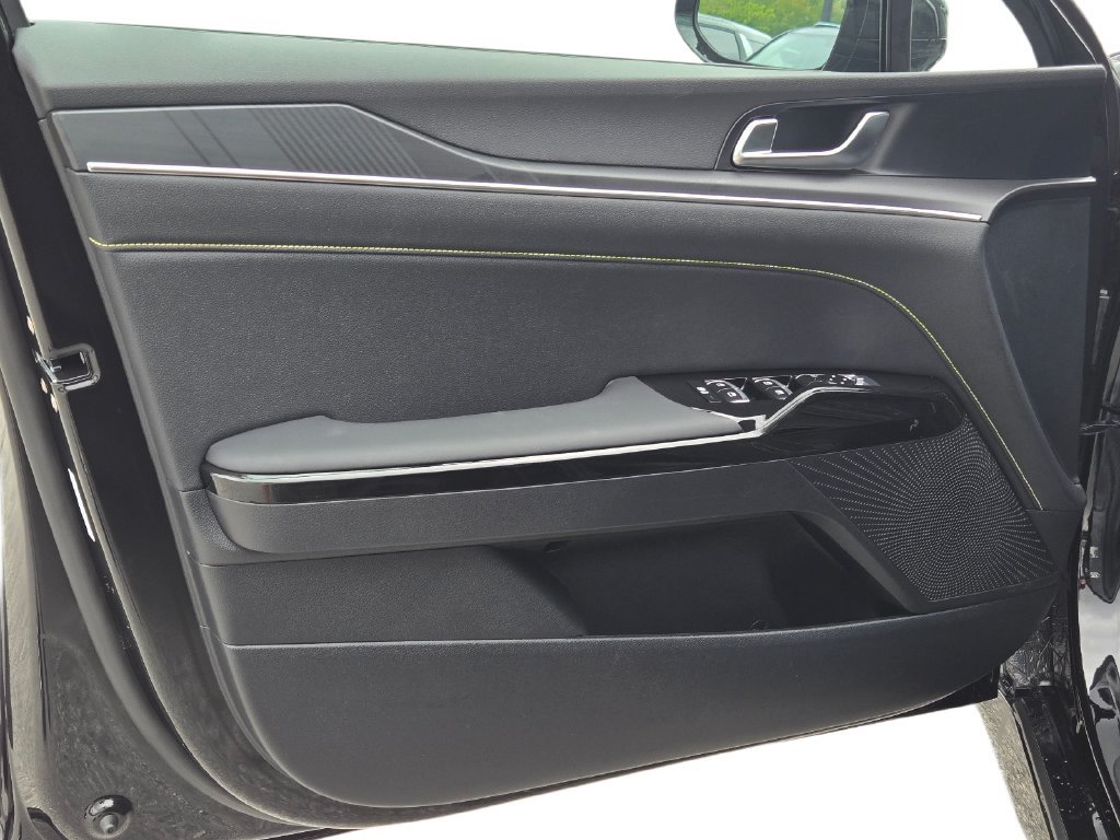 New 2027 Kia K5 GT FWD image 14