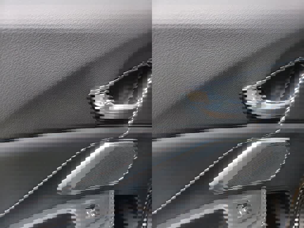 Used 2025 Acura RDX SH-AWD image 21