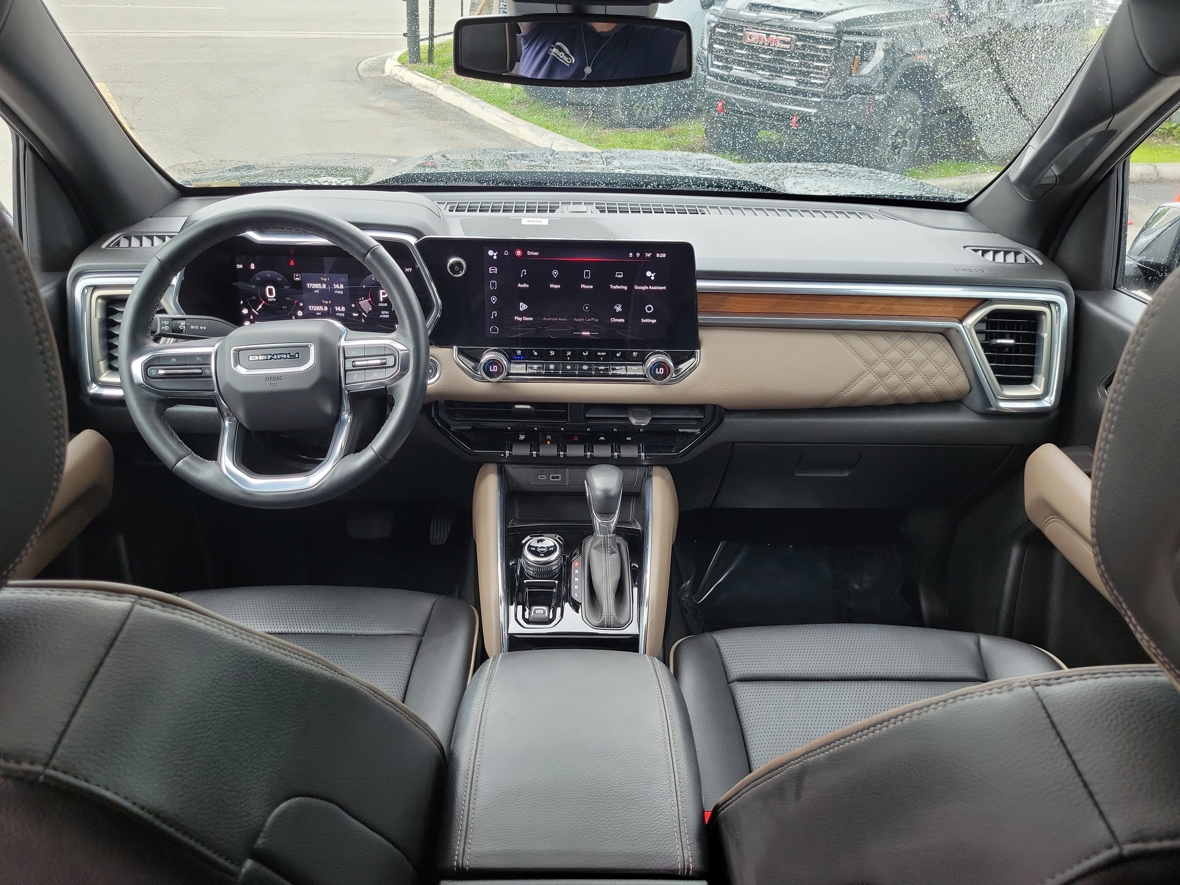 Used 2023 GMC Canyon Denali image 13