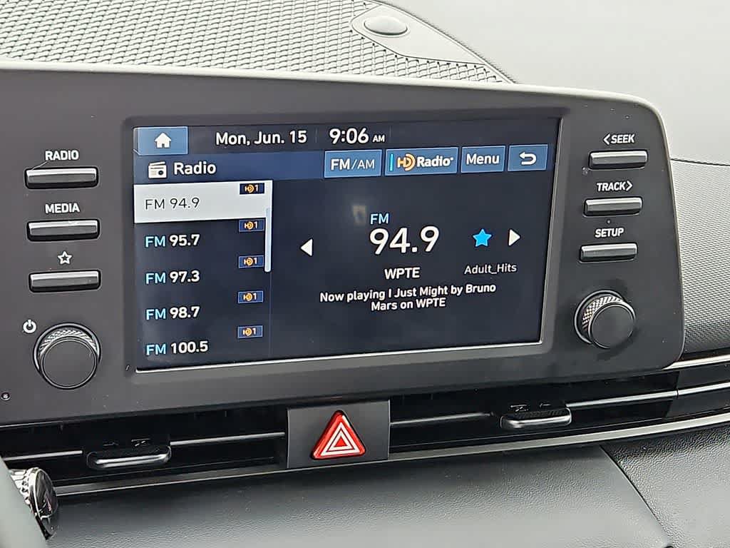 Used 2025 Hyundai Elantra Sport FWD image 15