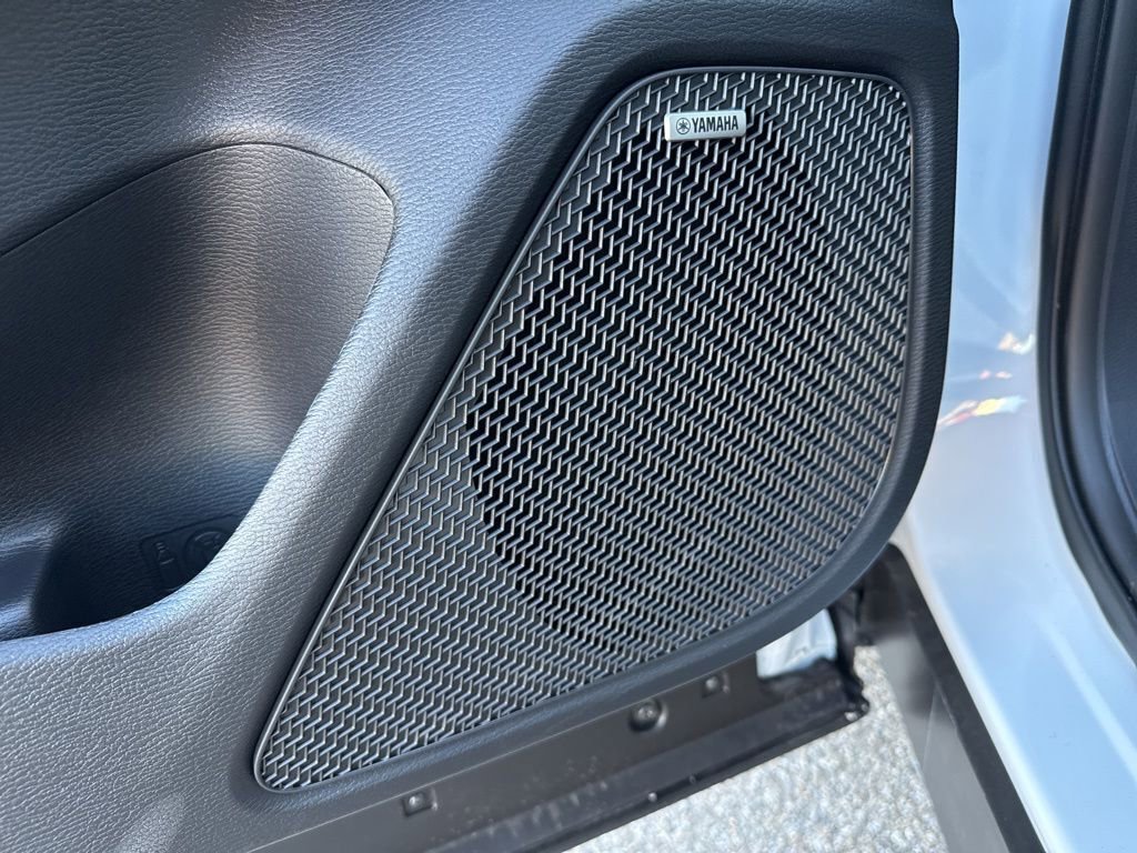 New 2026 Mitsubishi Outlander SE image 33