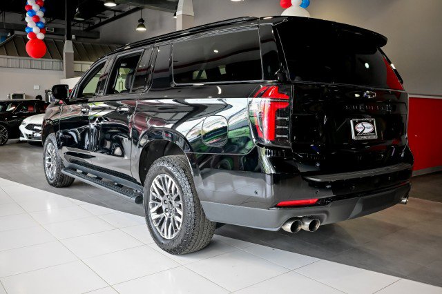 Used 2025 Chevrolet Suburban Z71 AWD/4WD image 7