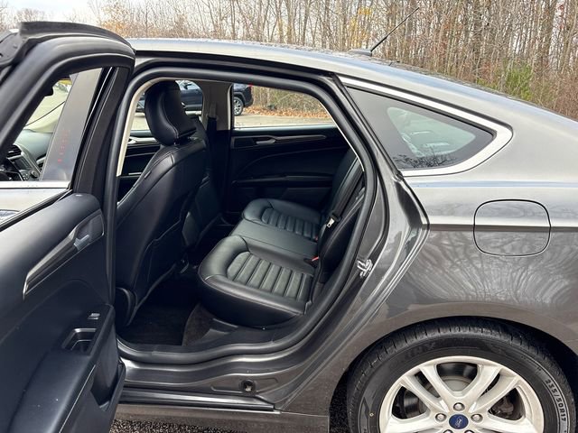 Used 2018 Ford Fusion SE image 17