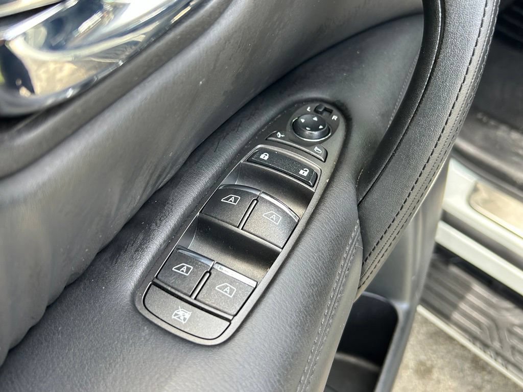 Used 2022 Nissan Armada SL AWD/4WD image 32