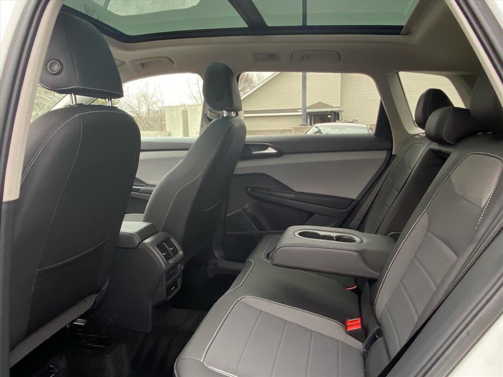 Certified 2023 Volkswagen Taos SE w/ Panoramic Sunroof Package image 20