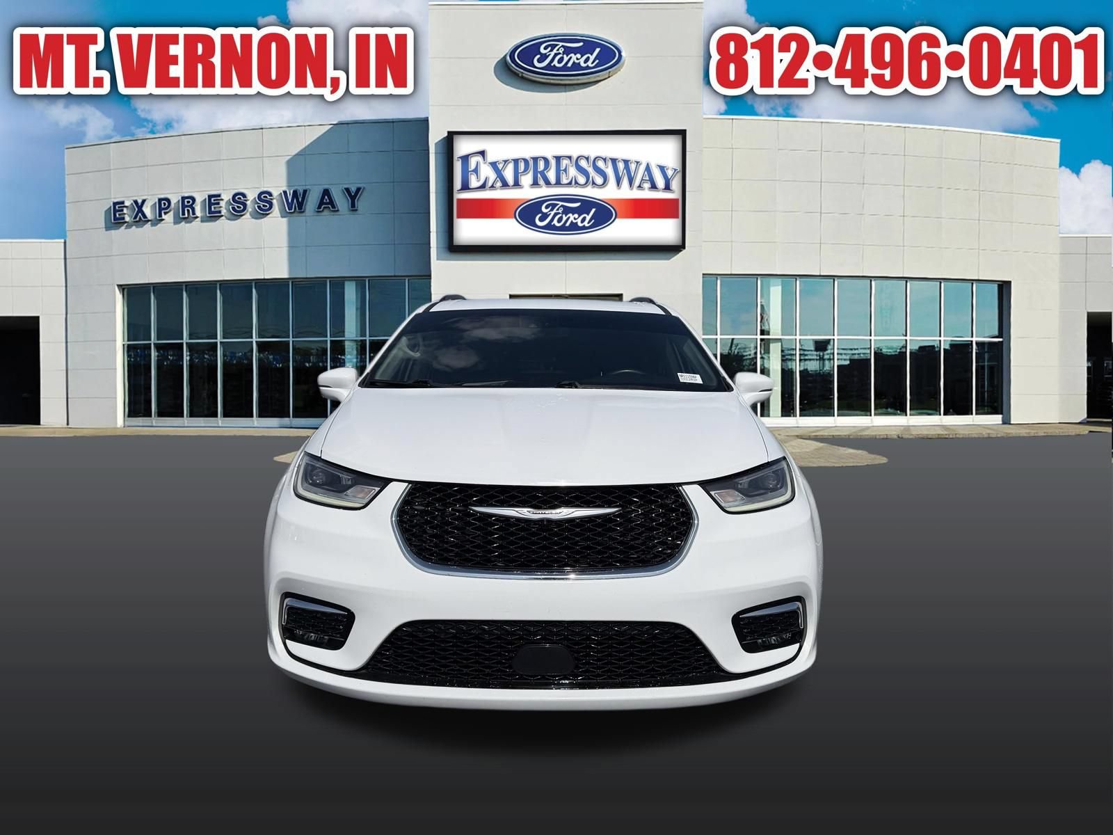 Used 2022 Chrysler Pacifica Touring-L FWD image 3