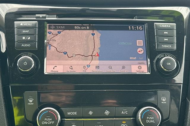 Used 2018 Nissan Rogue SV w/ Premium Package image 25