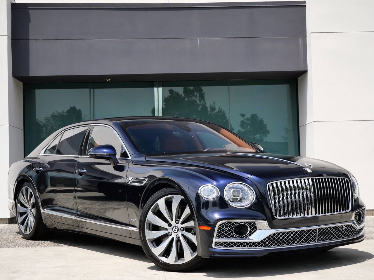 Certified 2020 Bentley Flying Spur W12 AWD/4WD image 1
