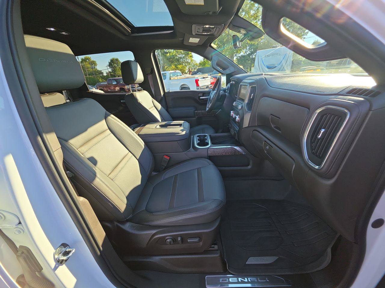 Used 2021 GMC Sierra 1500 Denali w/ Denali Ultimate Package AWD/4WD image 8