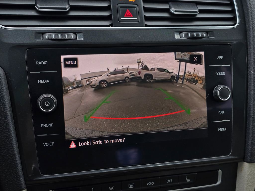 Used 2018 Volkswagen Golf SE image 31
