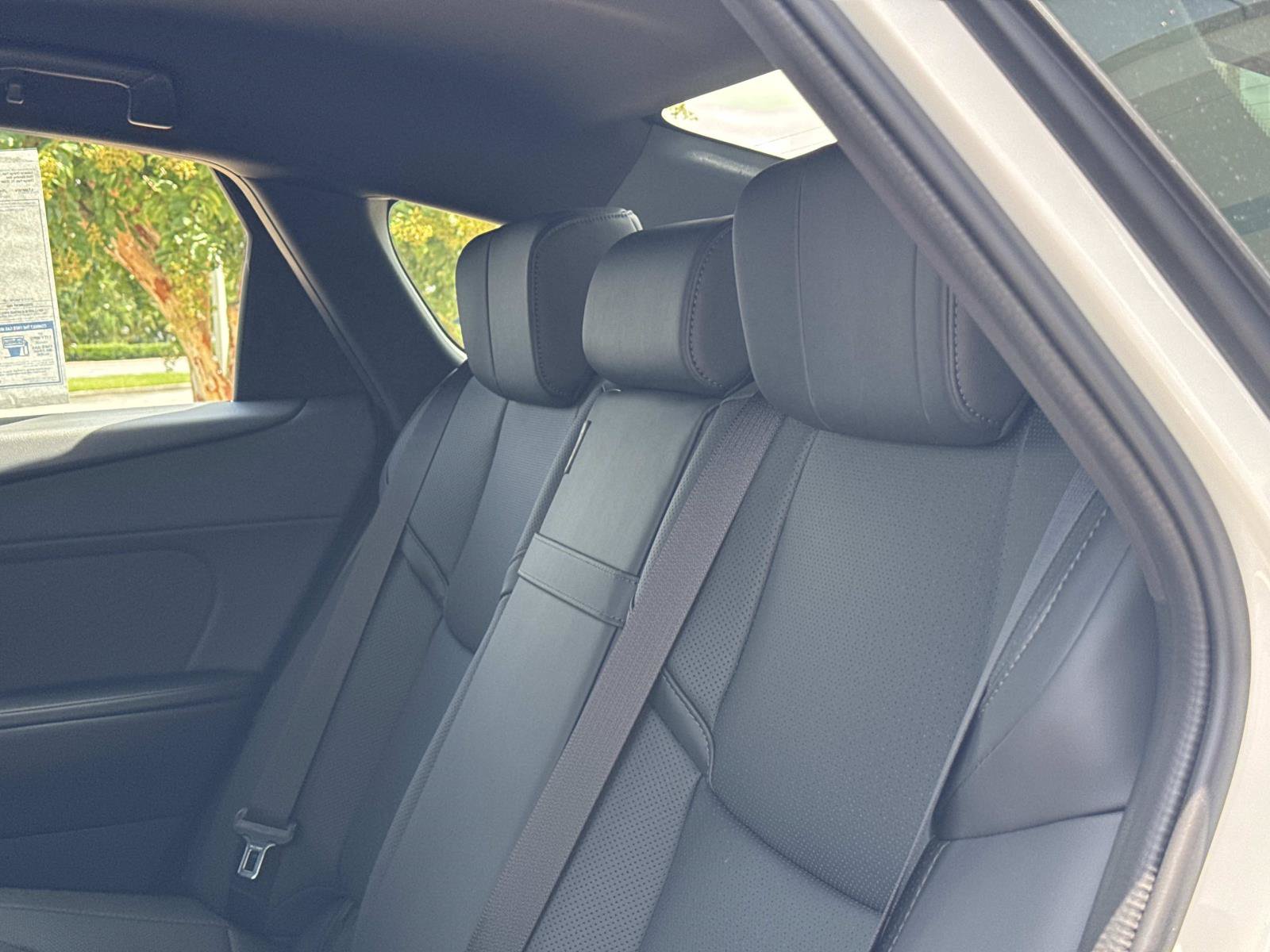New 2026 Lexus ES 350e w/ Convenience Package FWD image 18