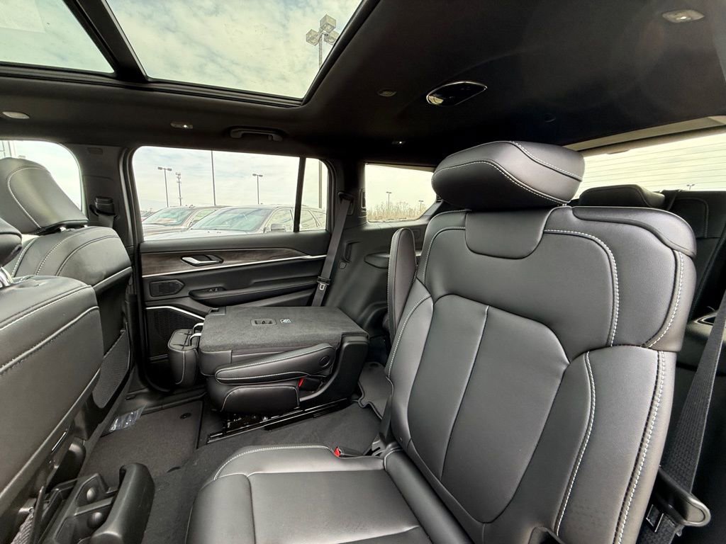 New 2026 Jeep Grand Cherokee L Limited image 23