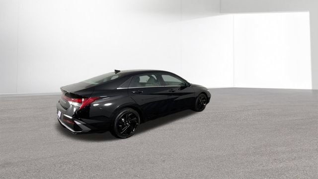 New 2026 Hyundai Elantra SEL Sport Premium FWD image 9