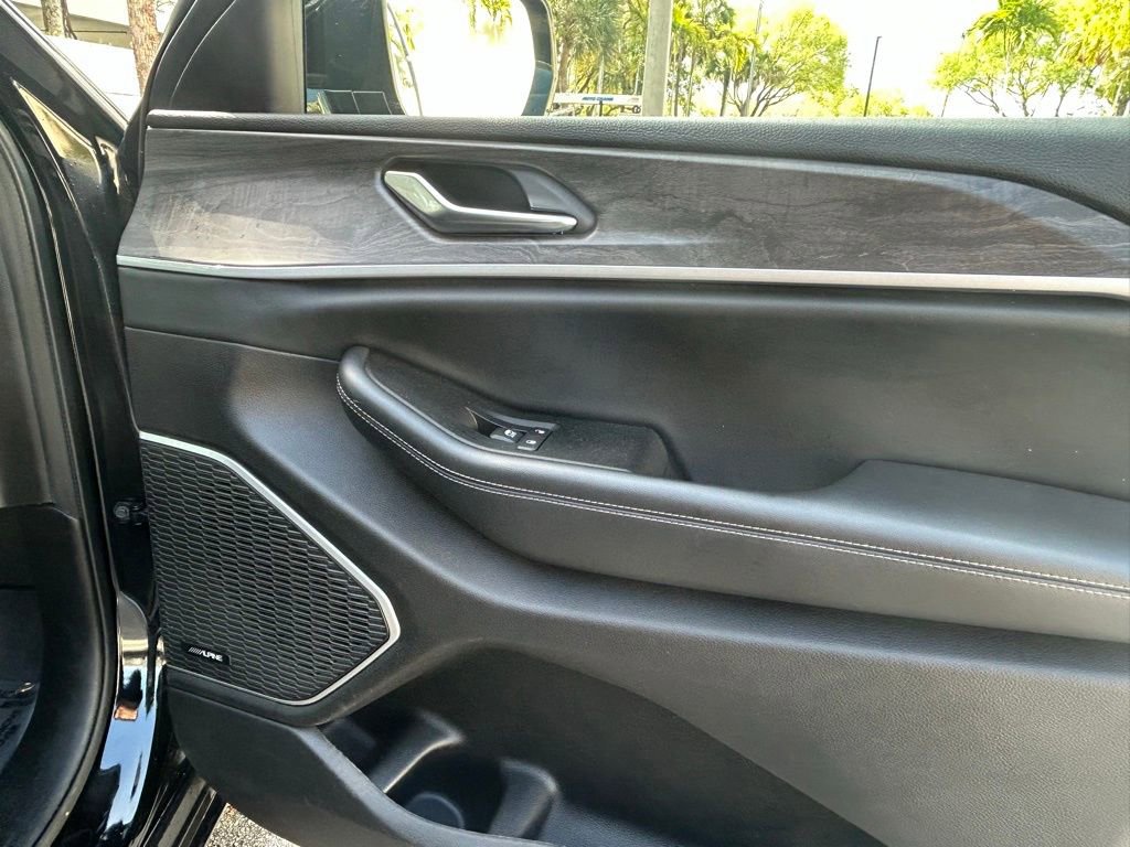 Used 2021 Jeep Grand Cherokee L Limited image 32