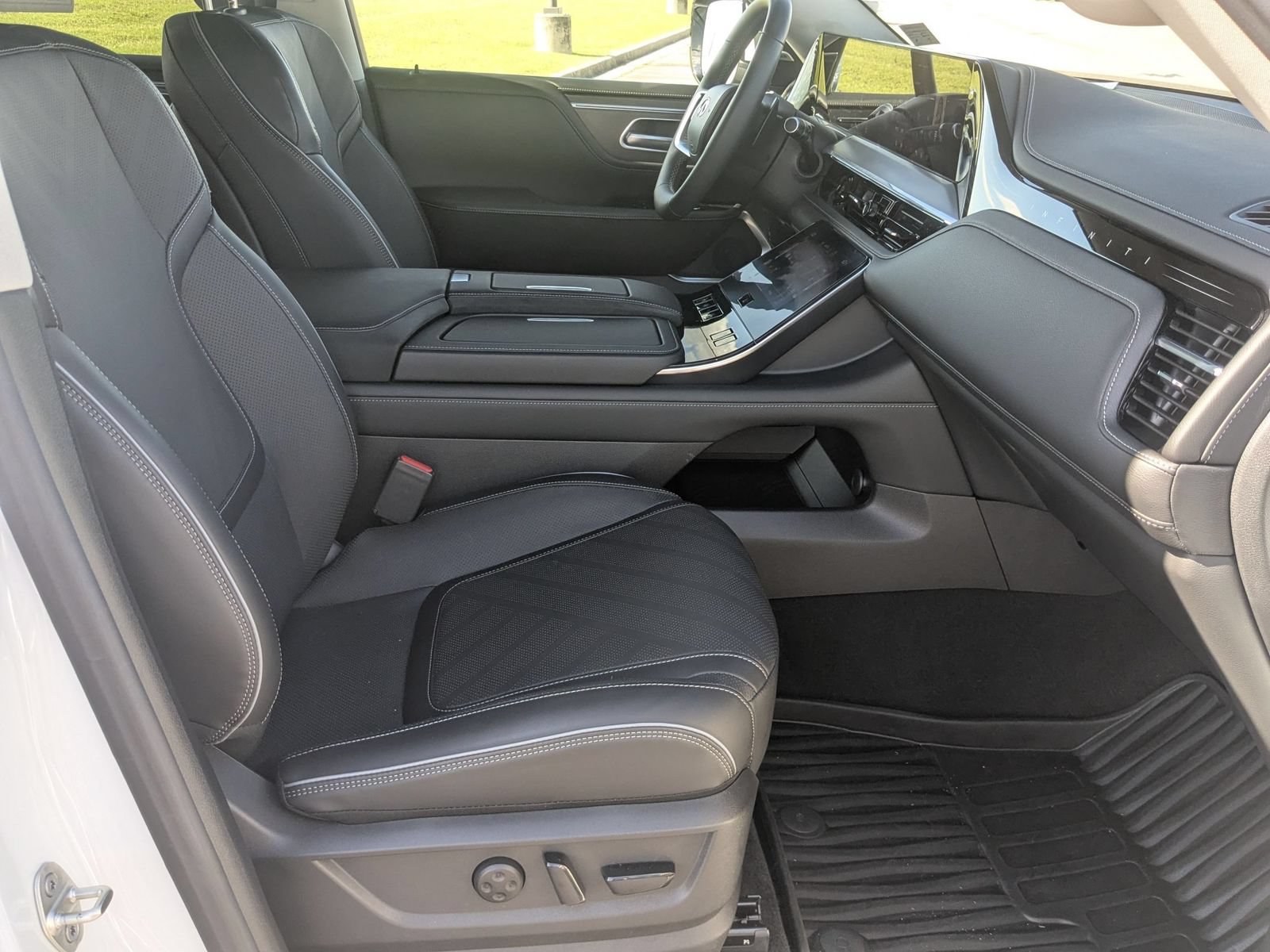 Used 2025 INFINITI QX80 Luxe AWD/4WD image 40