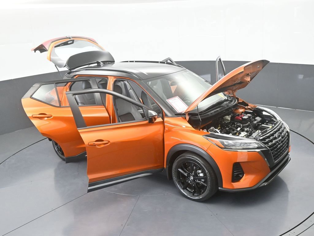 Used 2023 Nissan Kicks SR w/ SR Premium Package FWD image 74