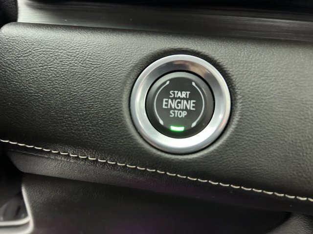 Certified 2023 Cadillac Escalade Premium Luxury AWD/4WD image 17