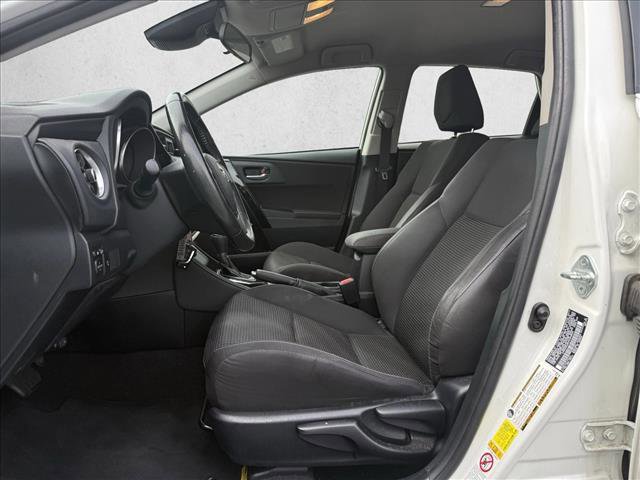 Used 2017 Toyota Corolla iM image 9