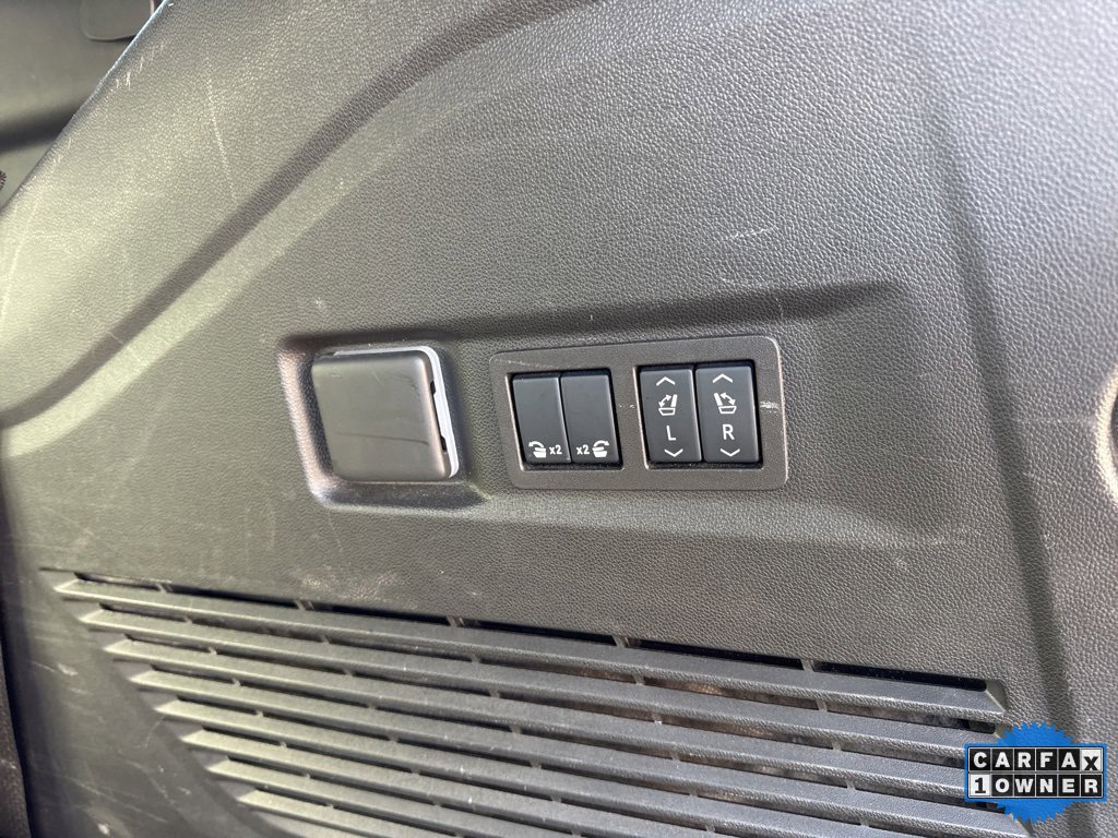 Used 2025 GMC Yukon Denali image 14