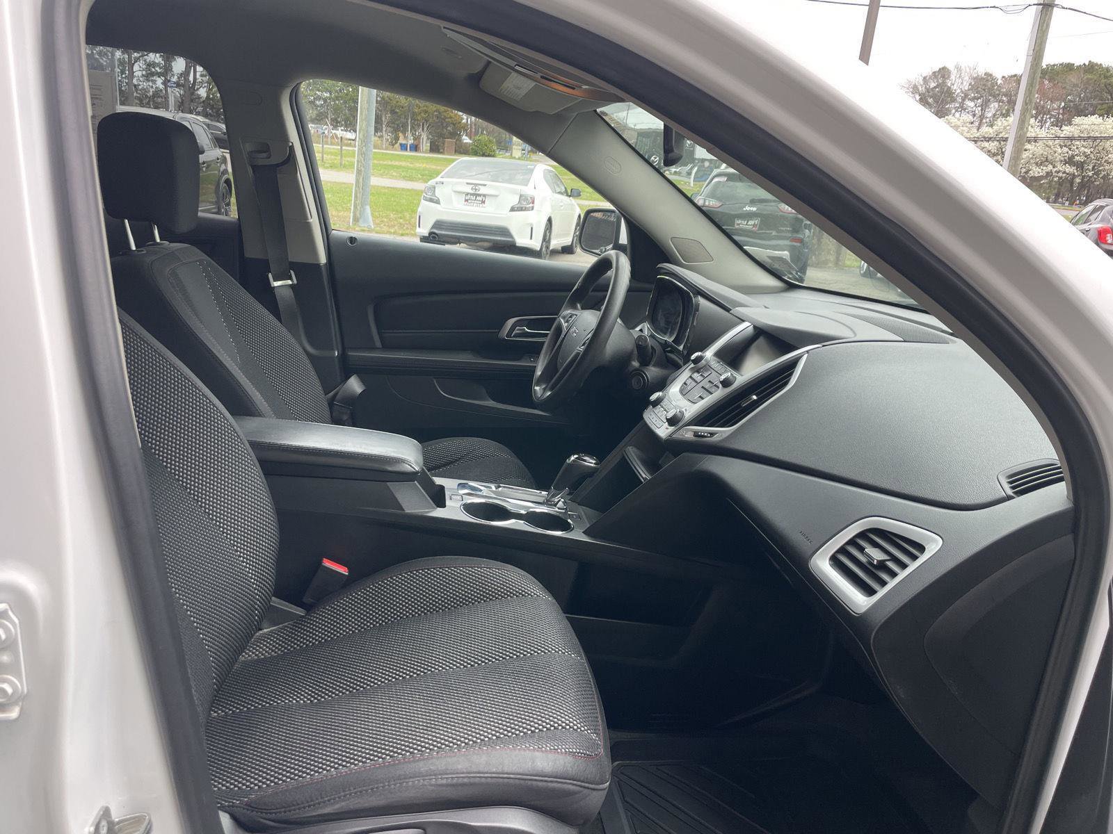 Used 2017 GMC Terrain SLE image 13