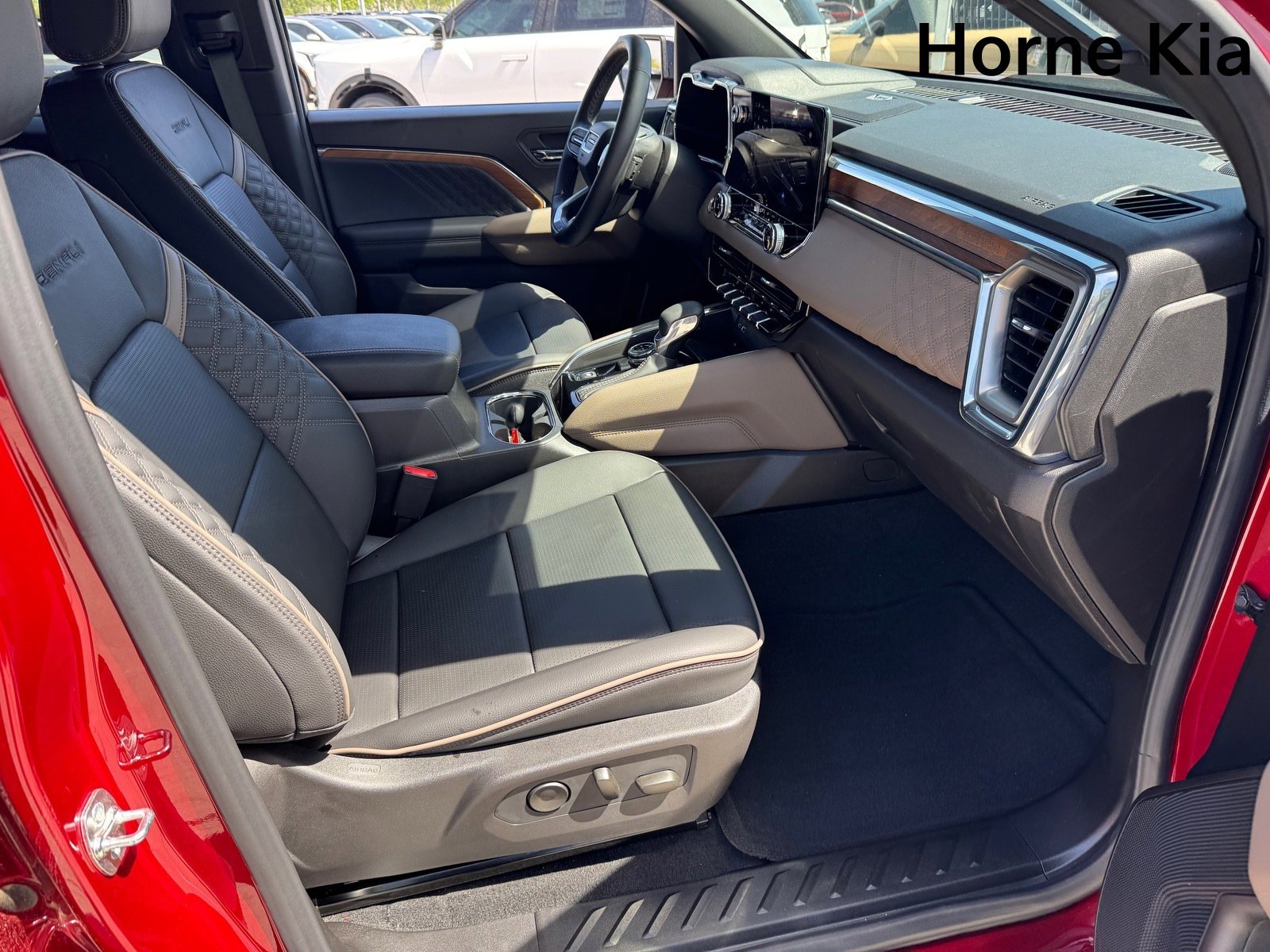 Used 2026 GMC Canyon Denali image 25