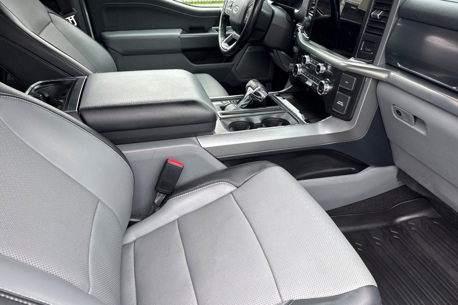 Certified 2021 Ford F150 Lariat w/ Equipment Group 502A High image 16