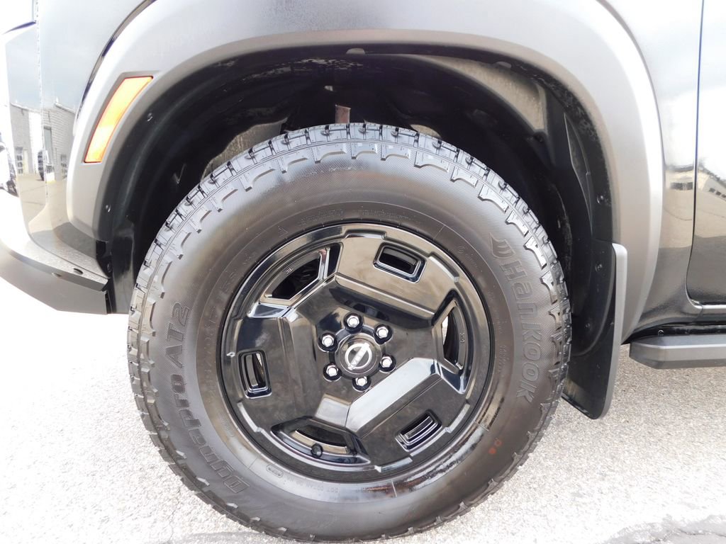 Used 2024 Nissan Frontier SV w/ Hardbody Edition image 13