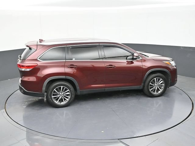 Used 2019 Toyota Highlander XLE FWD image 63