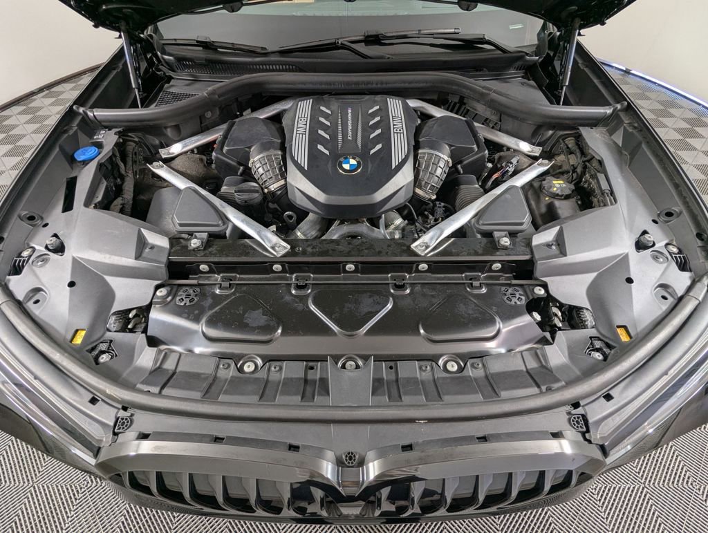 Used 2021 BMW X7 M50i image 28