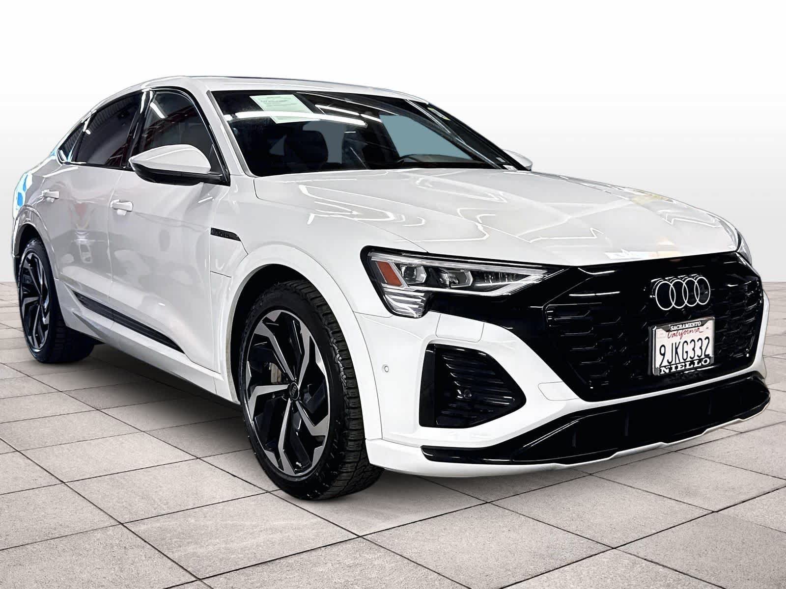 Used 2024 Audi Q8 e-tron Premium Plus AWD/4WD image 2