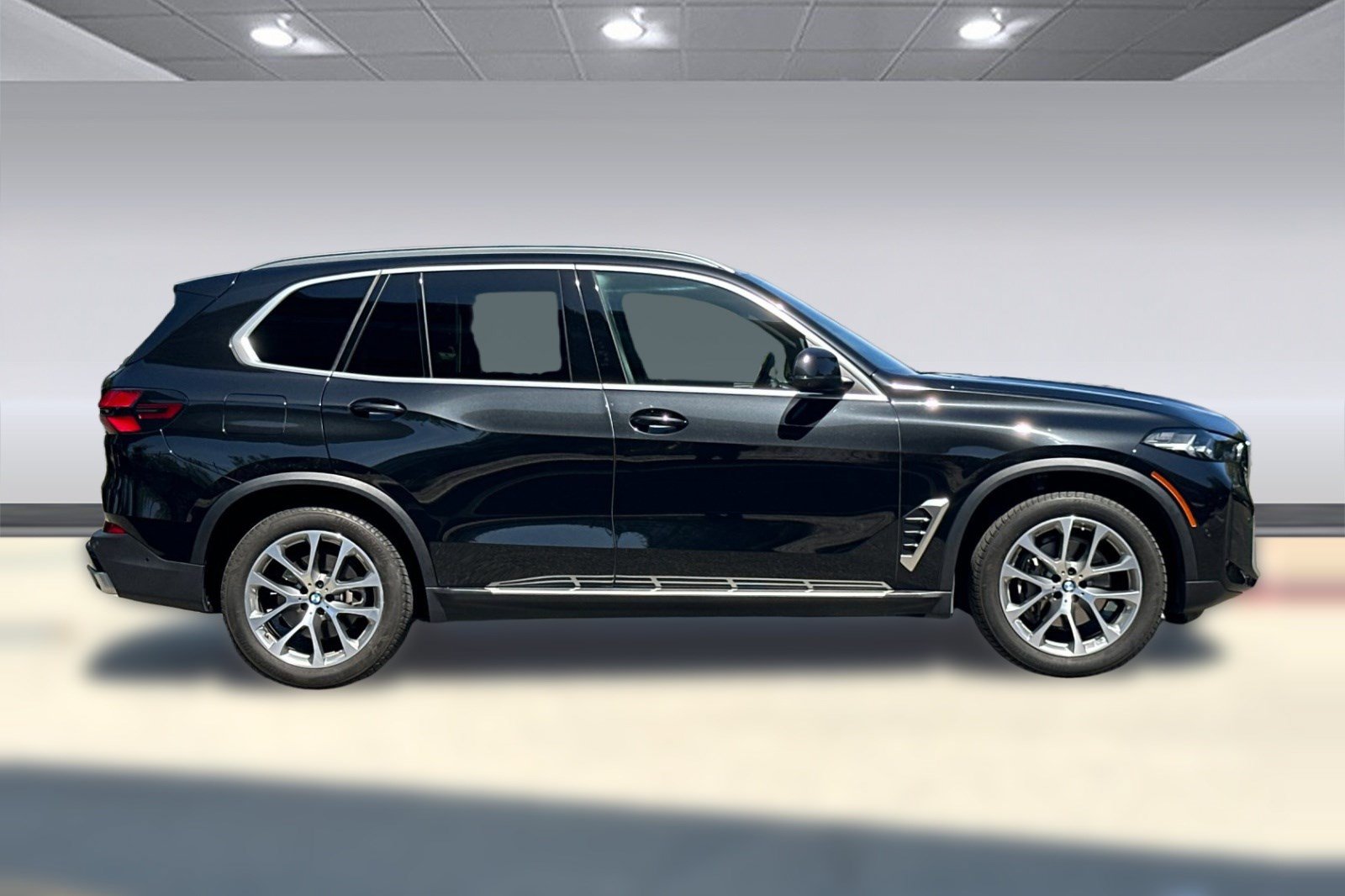 Used 2024 BMW X5 xDrive40i w/ Parking Assistance Package AWD/4WD image 7