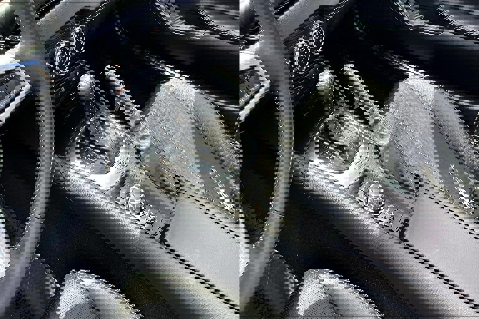 Used 2021 MAZDA MX-5 Miata RF Grand Touring image 14