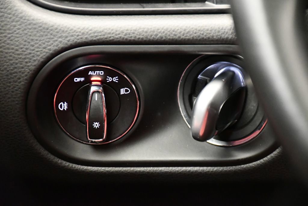 Used 2023 Porsche Macan S image 24