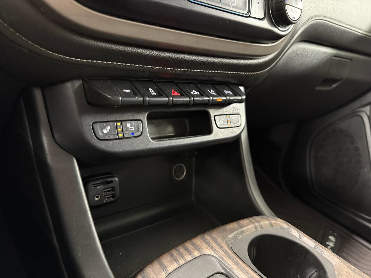 Used 2021 GMC Canyon Denali image 18