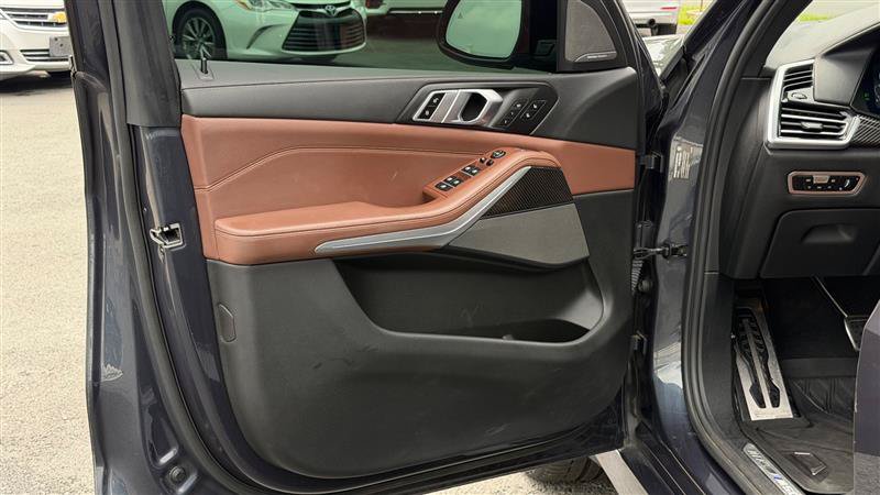 Used 2022 BMW X5 M50i AWD/4WD image 21