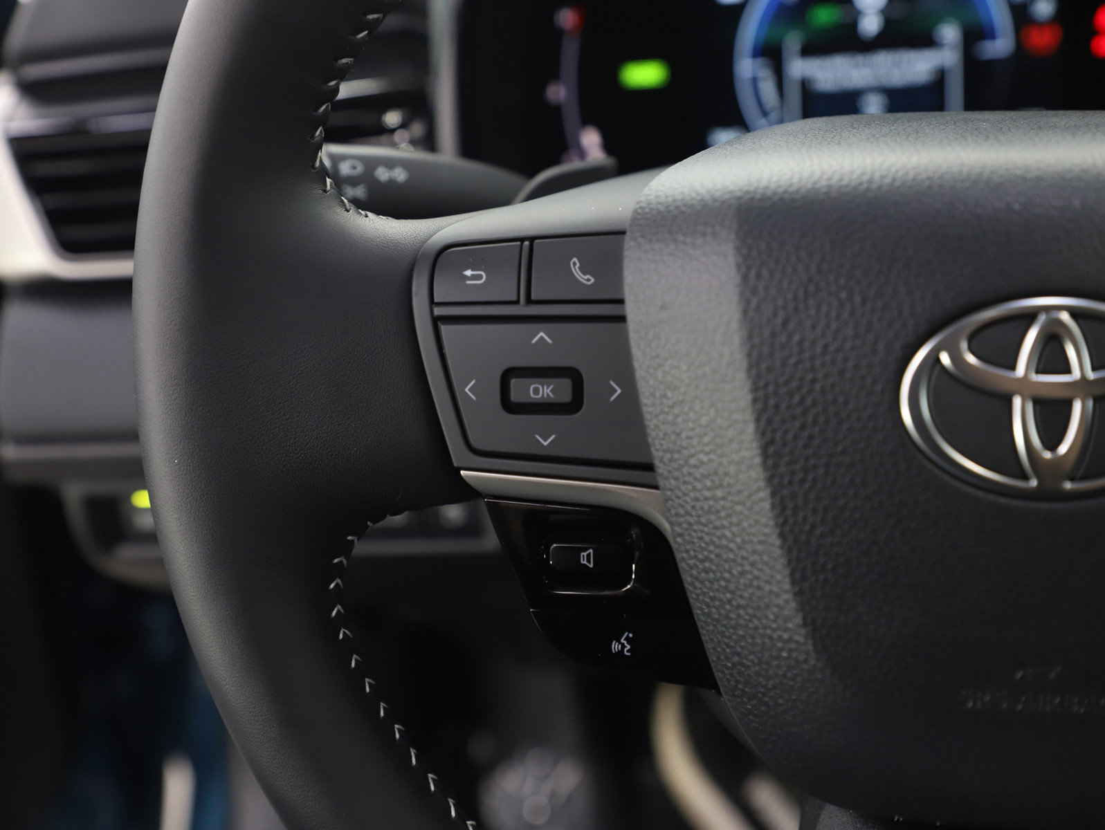 Used 2026 Toyota Camry SE w/ Multimedia Upgrade Package image 24