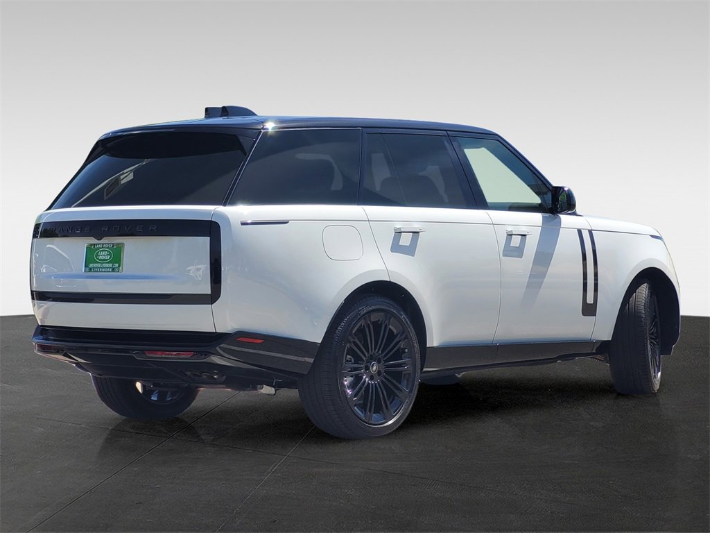 New 2025 Land Rover Range Rover SE image 4