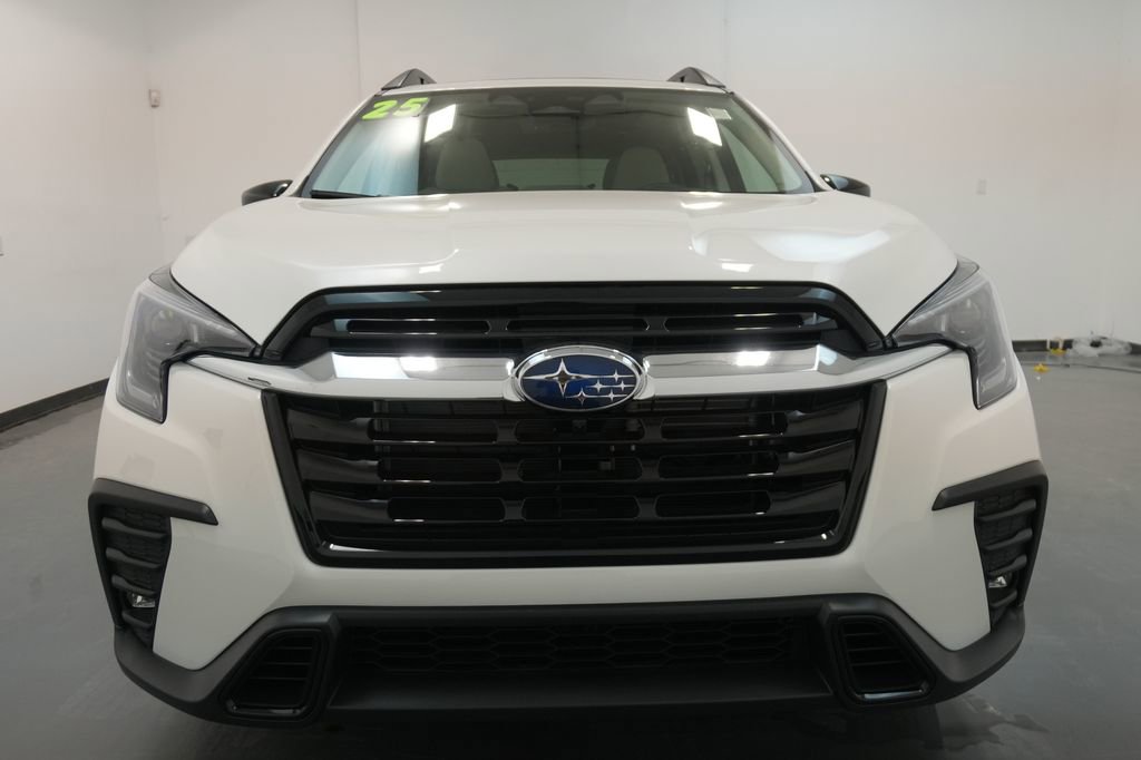 New 2025 Subaru Ascent Limited image 2
