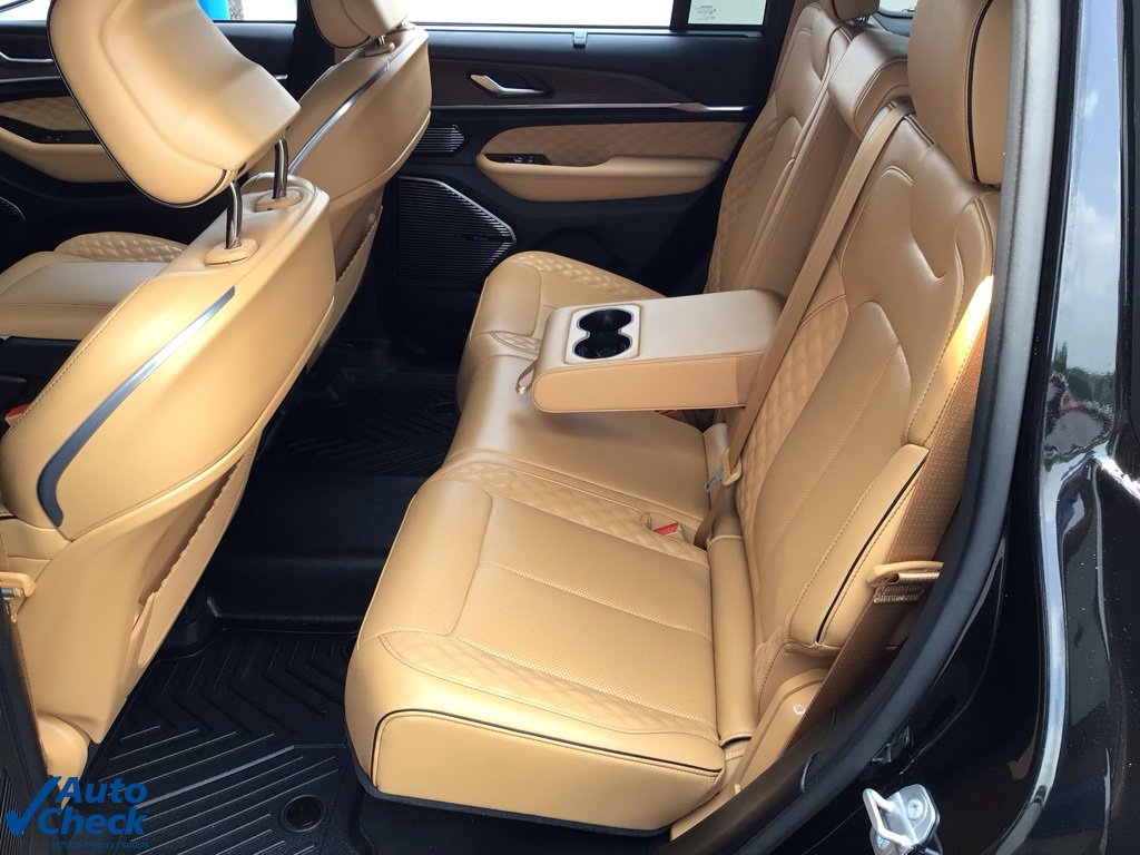 Used 2023 Jeep Grand Cherokee Summit w/ Advanced Protech Group IV image 20