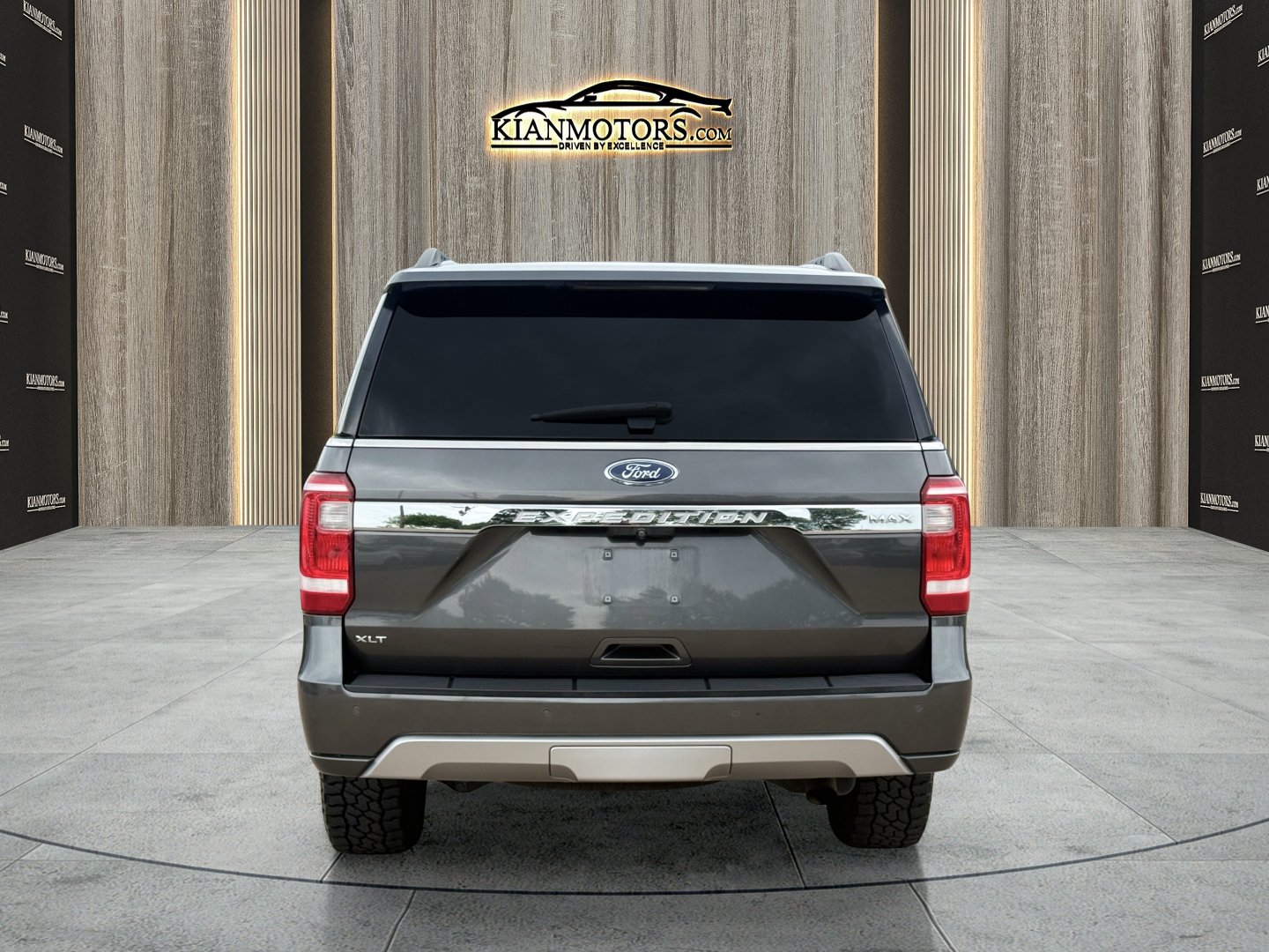 Used 2018 Ford Expedition Max XLT w/ Equipment Group 202A RWD image 7
