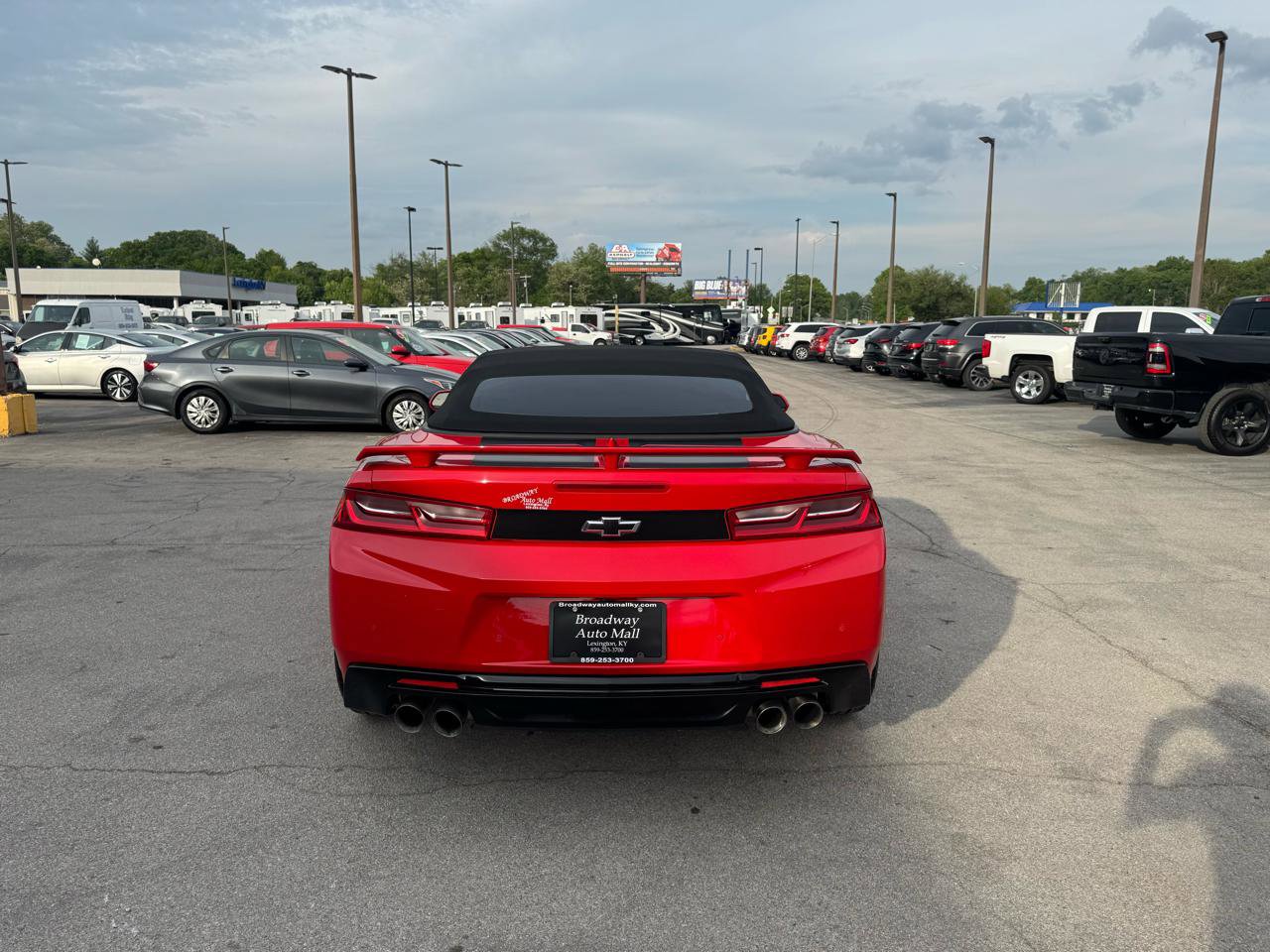 Used 2017 Chevrolet Camaro LT RWD image 4