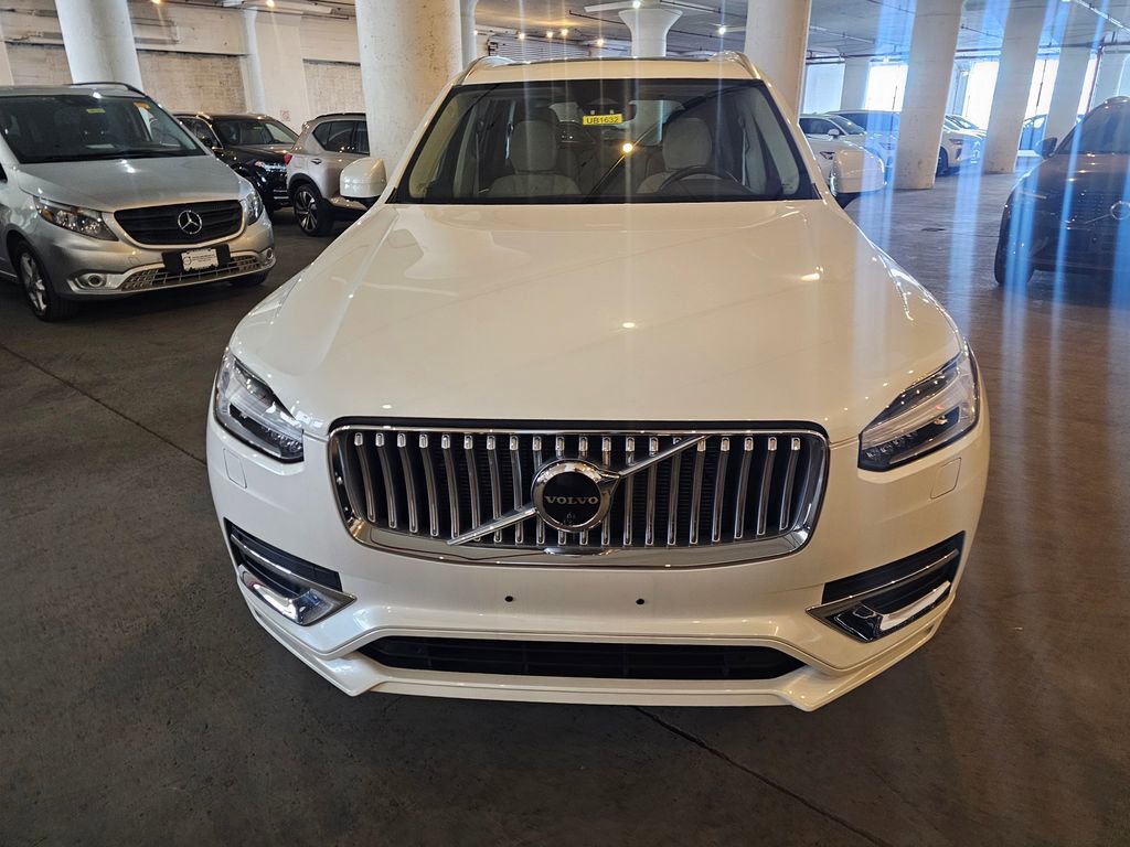 Certified 2023 Volvo XC90 B6 Plus w/ Protection Package image 7