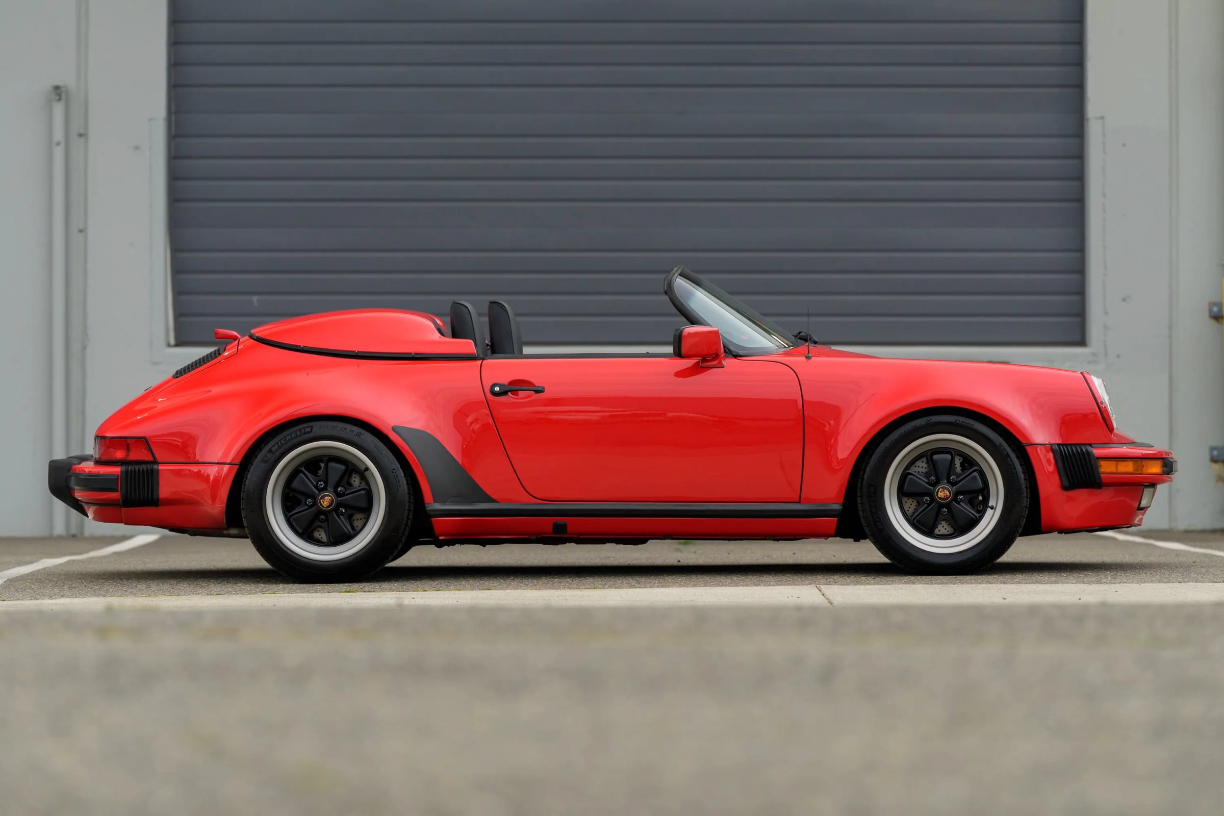 Used 1989 Porsche 911 Carrera RWD image 89