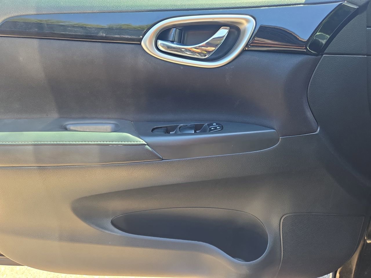 Used 2019 Nissan Sentra SV FWD image 15