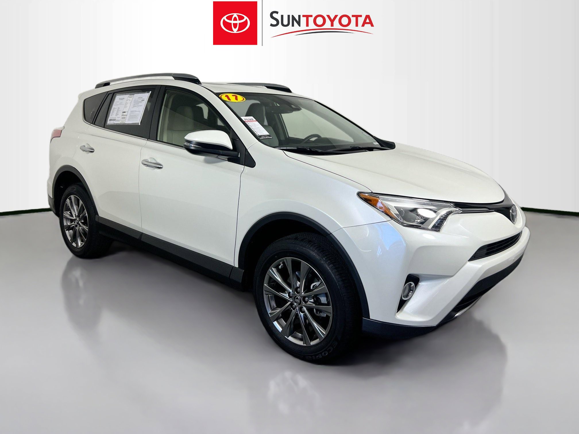 Used 2017 Toyota RAV4 Limited FWD image 1