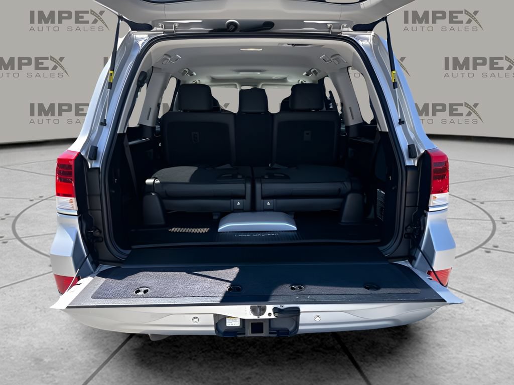 Used 2016 Toyota Land Cruiser w/ Four Season Floor Mat Package AWD/4WD image 23