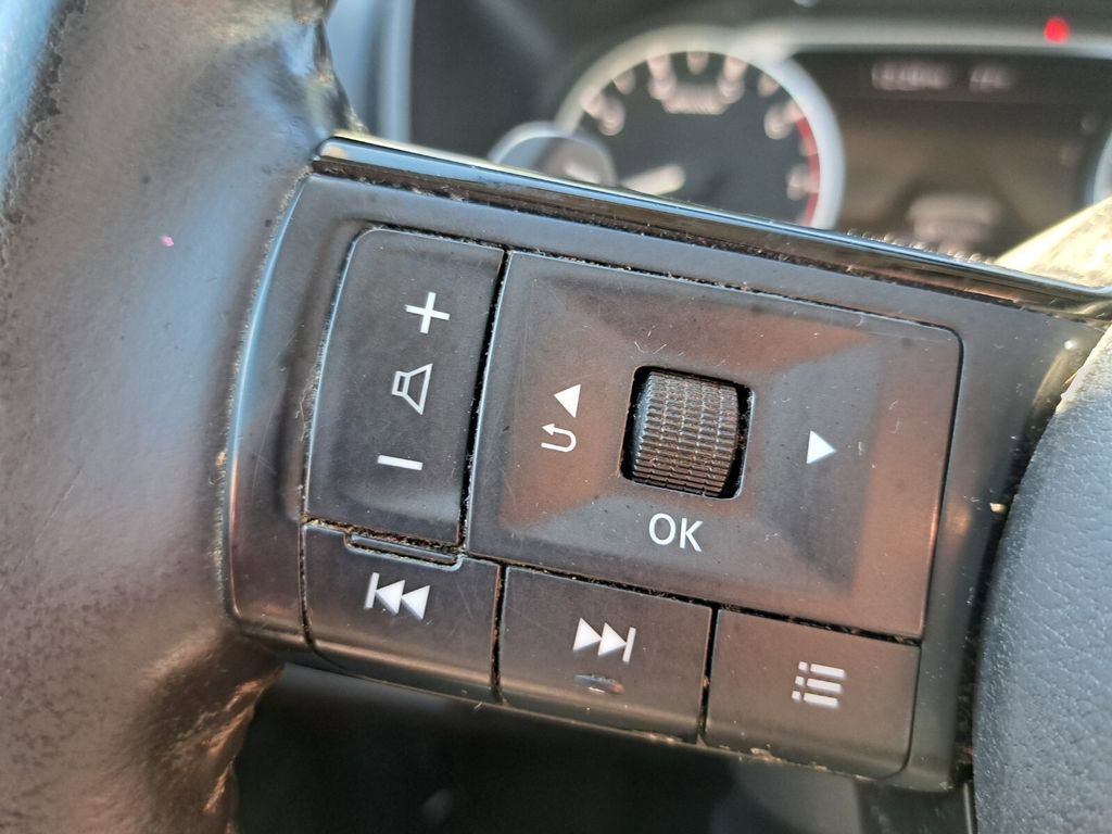 Used 2022 Nissan Rogue SV w/ SV Premium Package image 14