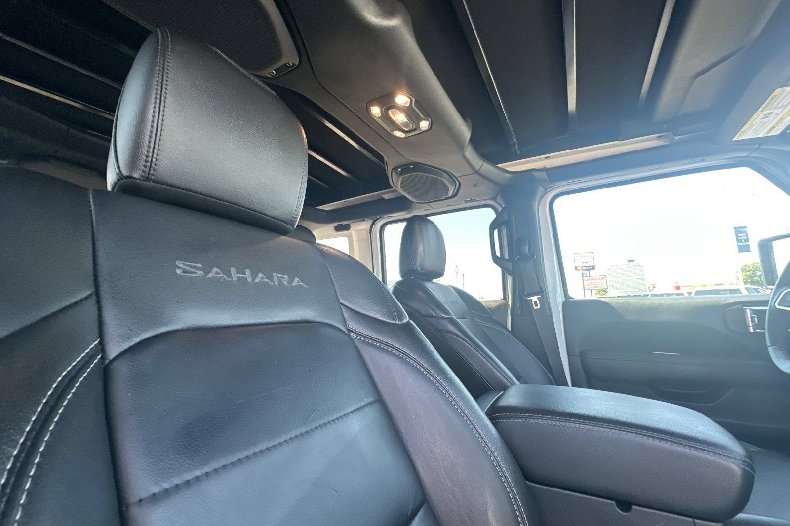 Used 2022 Jeep Wrangler Unlimited Sahara w/ Safety Group AWD/4WD image 21